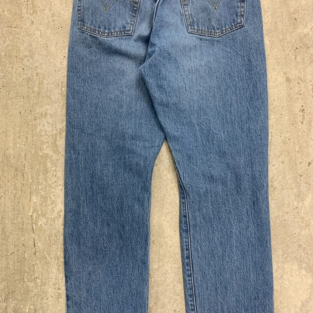 Levis Jeans 28x28 Blue Pants 501 Button Fly Straight Distressed Denim Tag 28x30‎